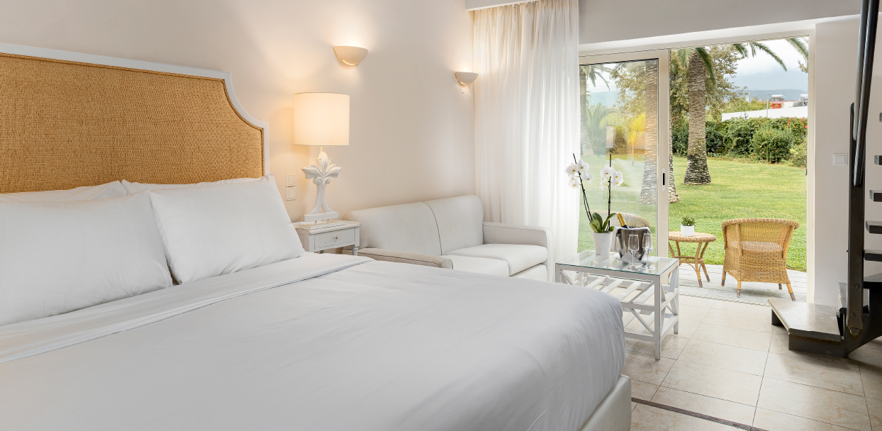 maisonette-creta-palace-resort-in-crete-bedroom-open-plan