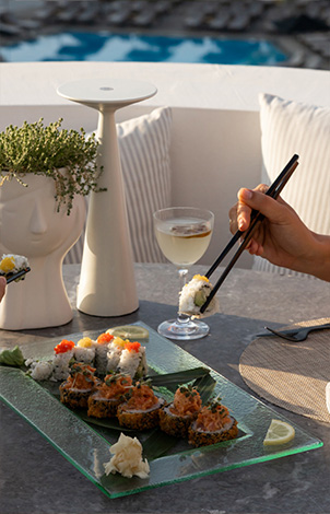 02-zeus-and-amathia-sky-bar-restaurant-sushi-grecotel