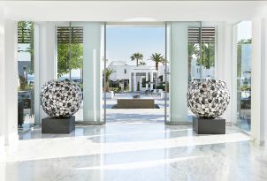 04-hotels-amazing-architecture-and-design-grecotel-creta-palace-in-greece-family-resort