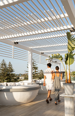 18-zeus-and-amalthia-sky-bar-restaurant-on-the-rooftop