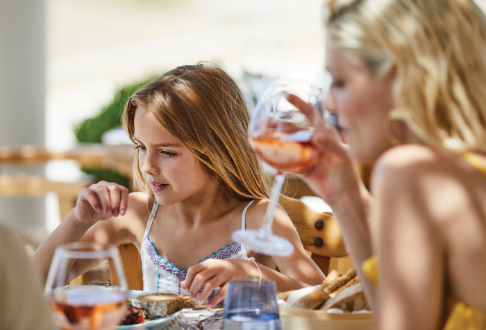 01-tasty-corner-kids-dining-creta-palace-grecotel-in-greece