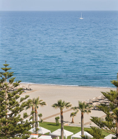 05-grecotel-creta-palace-panoramic-beach-view - 